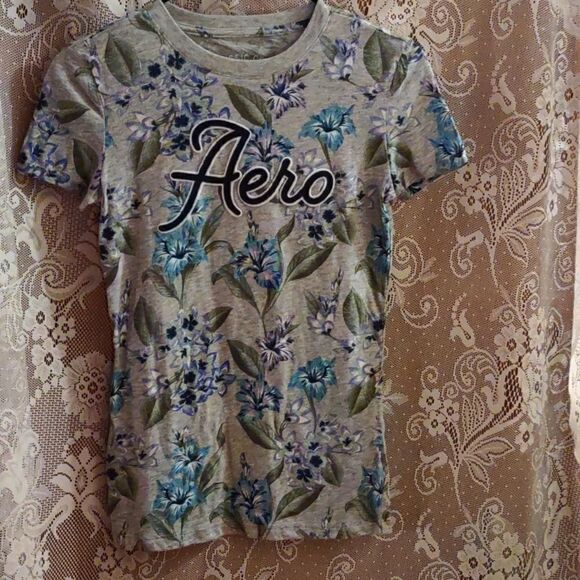 New Aeropostale Women's size S Classic Light Academia blue floral gray t-shirt - Picture 1 of 6